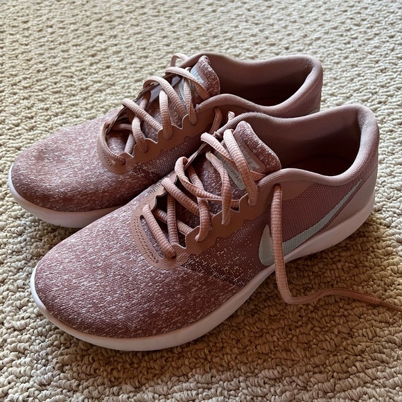 Nike Shoes - Like new! NIKE FLEX CONTACT Running Shoe, Size 8